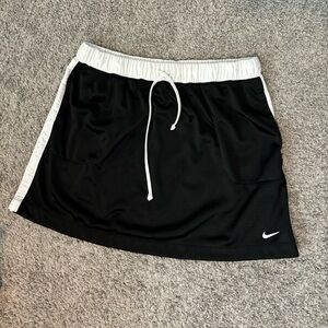 Nike Black and White Sports Skirt